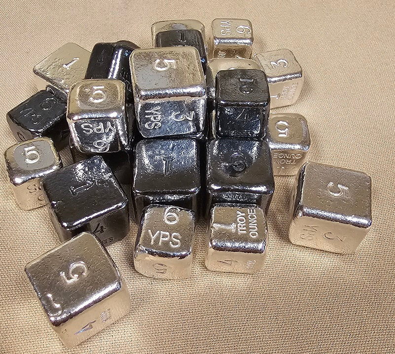 Yeagers Poured Silver Dice 1oz Shiny detail